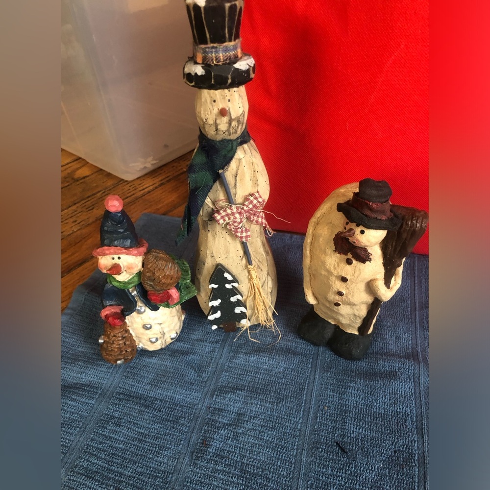 Charming Snowman Figurine Set - Multicolor